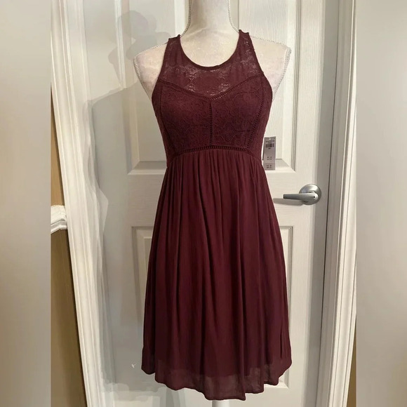 Abercrombie & Fitch Dress Keyhole Maroon‎ Lace S - Picture 2 of 12